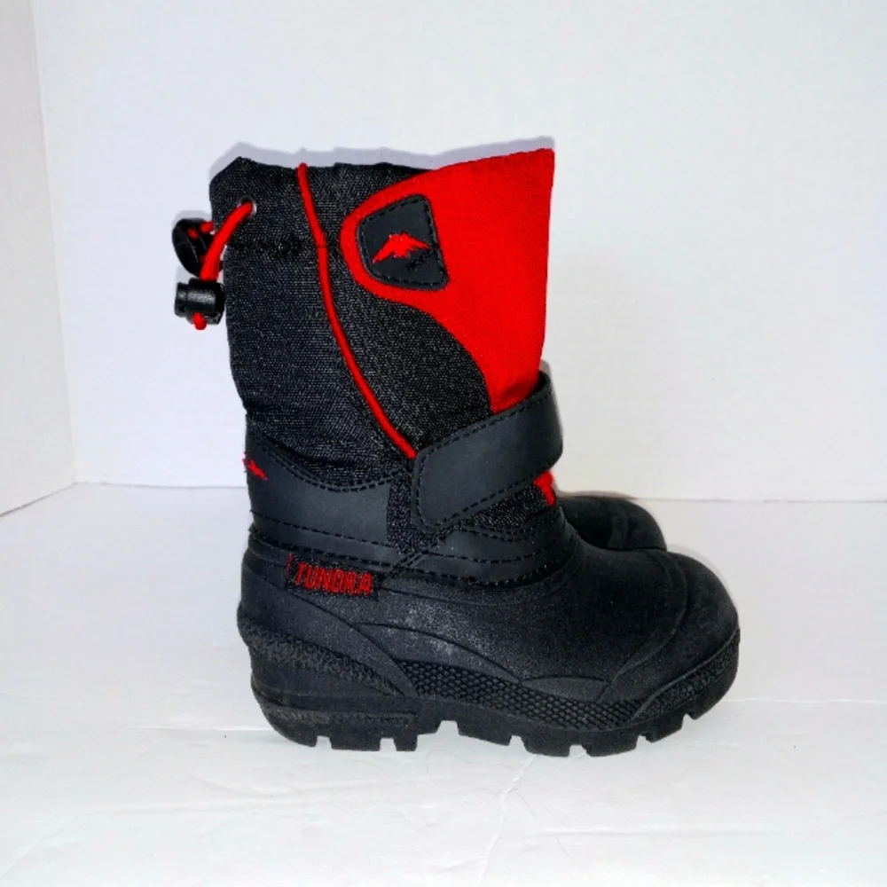 Tundra slip on winter boots for little boys. Water resistant mid c…
